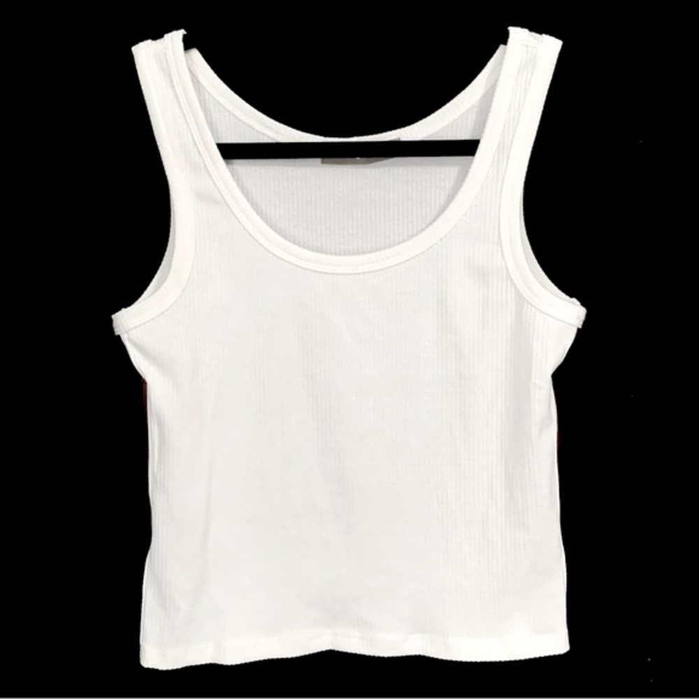 Tresics Ribbed Cropped Tank Top